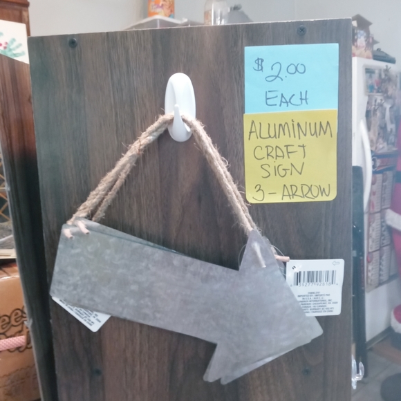 Aluminum craft sign $2 each - Picture 3 of 8